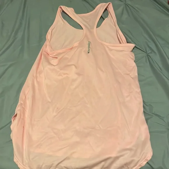 Iight pink reebok shirt - Picture 2 of 2